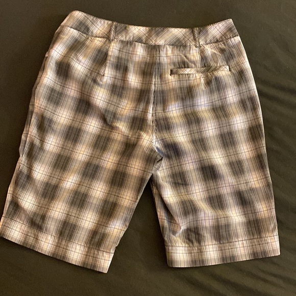 Annika Cutter & Buck Golf Short - Picture 3 of 5